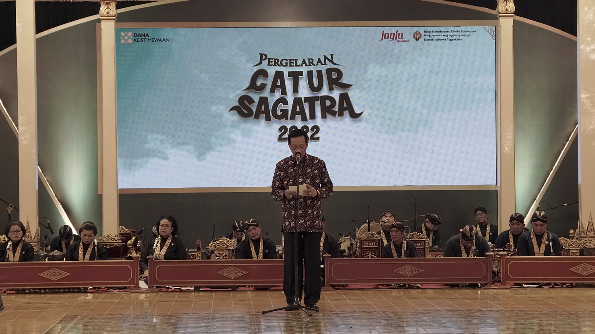 PEMANFAATAN MEDIA SOSIAL DI INSTANSI PEMERINTAHAN