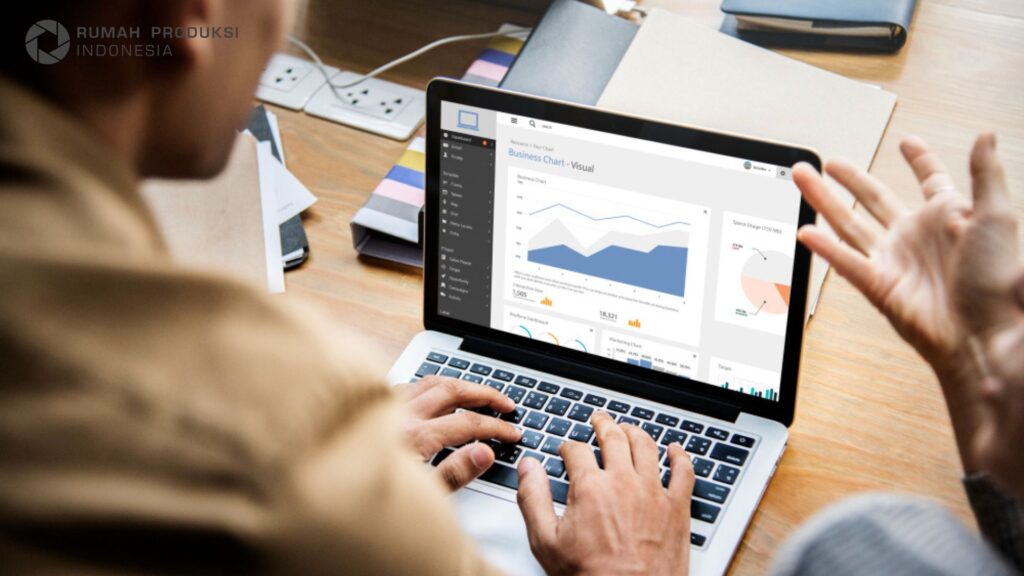 Strategi SEO terbaru dengan grafik pertumbuhan traffic website