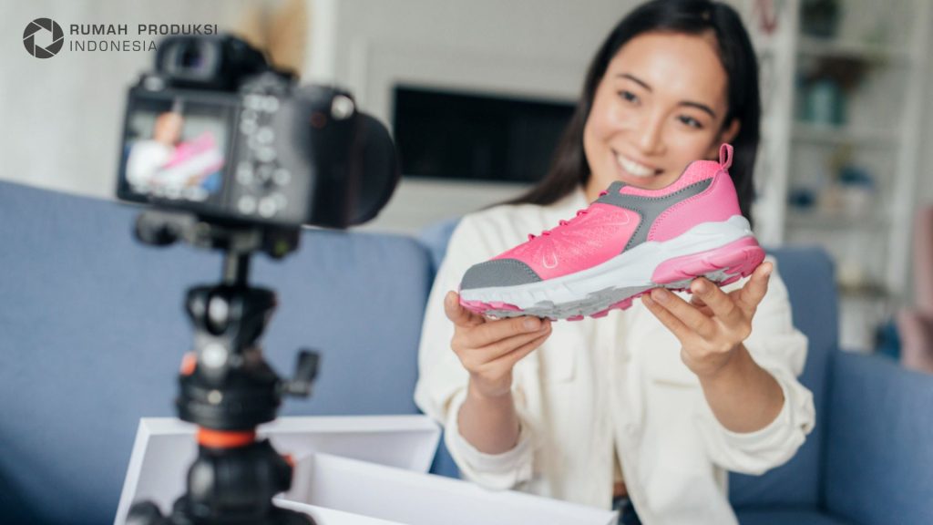 “Tren Video Commerce Indonesia 2025 yang menghadirkan pengalaman belanja online interaktif dan modern”