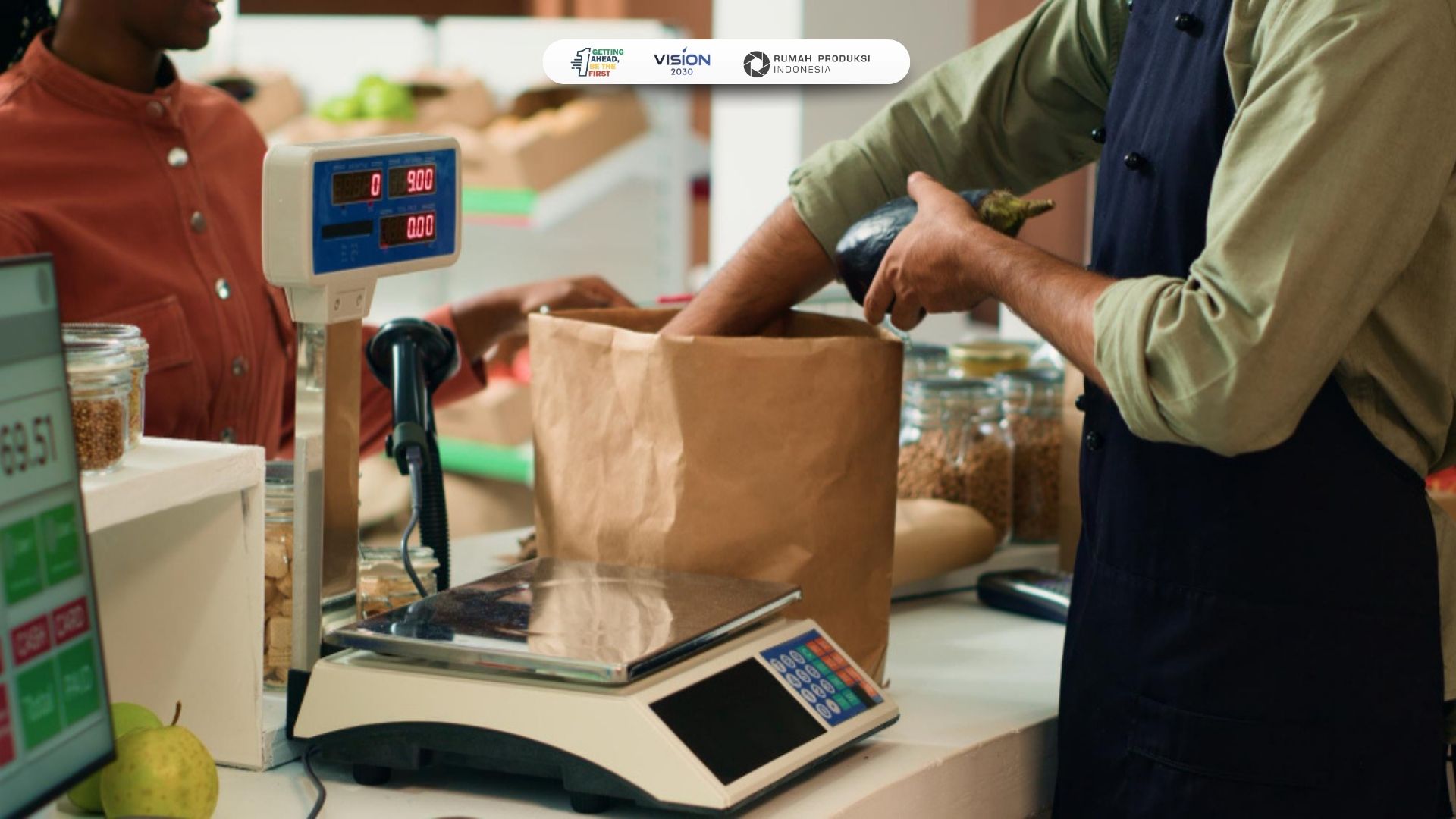 UMKM melakukan konsultasi brand positioning dengan konsultan branding