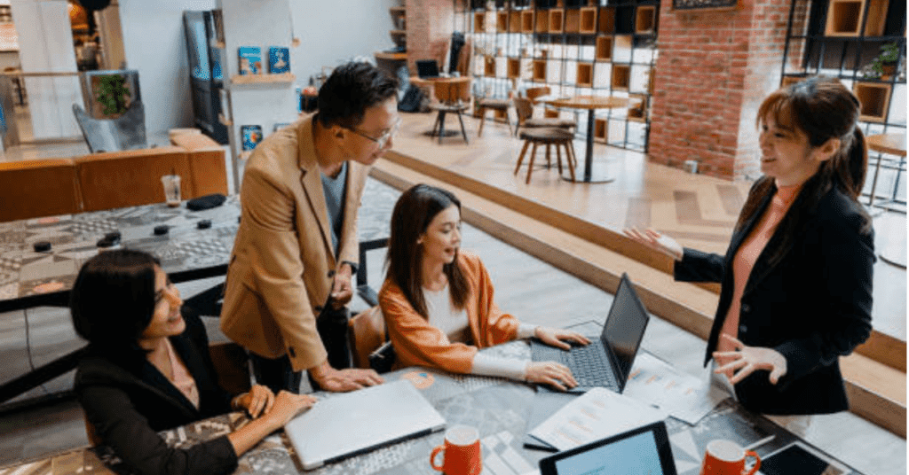 "Manfaat Produksi Terpusat dengan Production House"