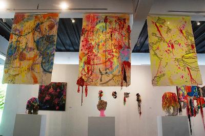 "Pengaruh Kekayaan Budaya Indonesia pada Seni Rupa Kontemporer"