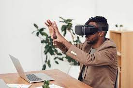 "Dampak Teknologi AR dan VR: Membawa Pengalaman Baru dalam Kampanye Iklan Layanan Masyarakat"