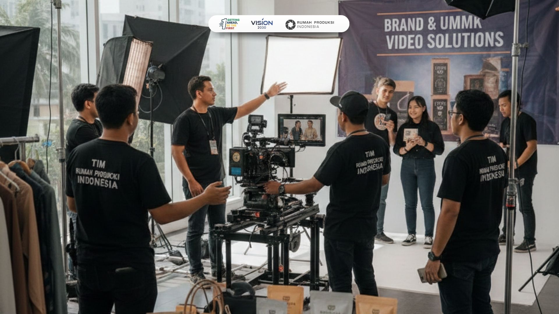 Tim Rumah Produksi Indonesia sedang melakukan proses produksi video profesional untuk brand dan UMKM